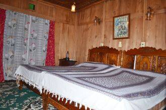 Royal House Houseboat, Srinagar 3